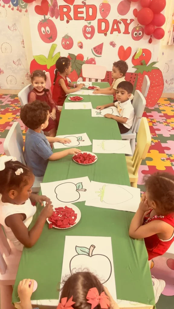 اليوم الأحمر بالحضانة اليوم الأحمر بالحضانة