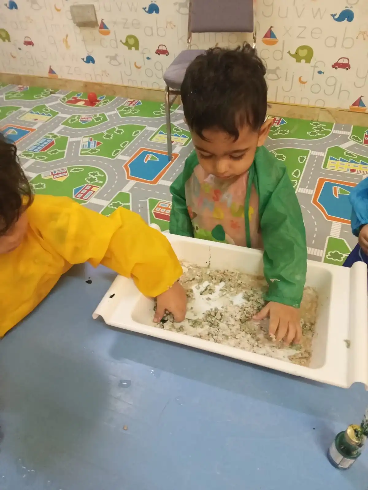 اليوم الأحمر بالحضانة